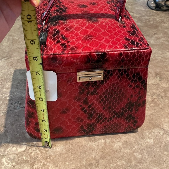 Tuscan Designs Faux Alligator Skin pink and black jewelry or makeup case - Picture 11 of 13